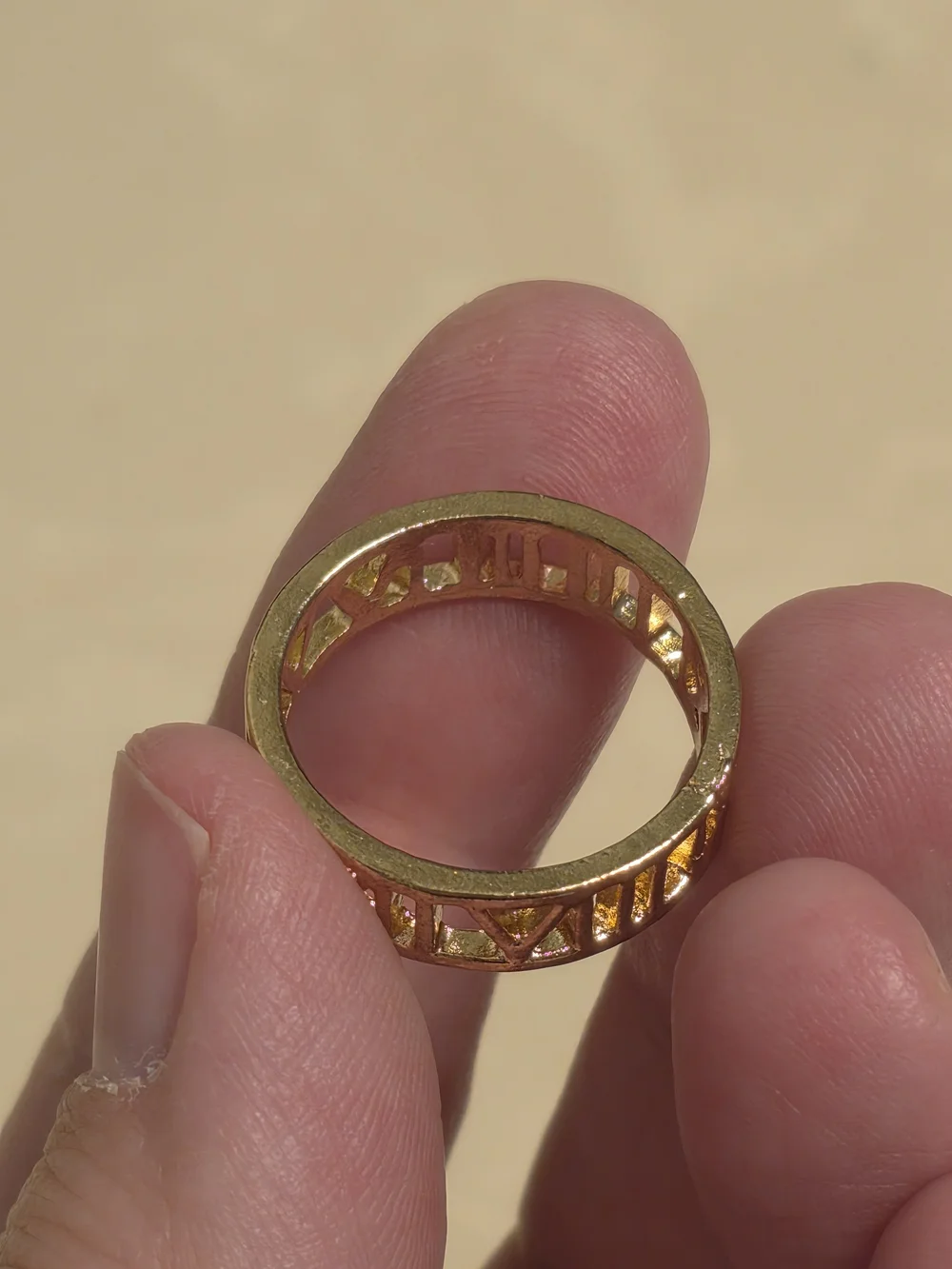 Men's Gold Roman Numeral Open Band Ring Size 8